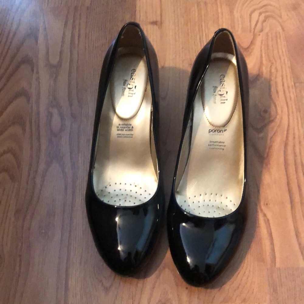 Black heels size 8